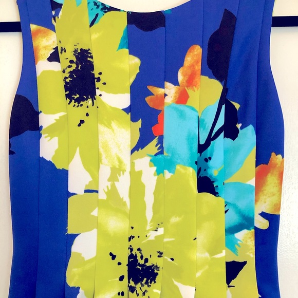 NWT Vince Camuto Pleated Floral Dress, Size 2 - Picture 4 of 6